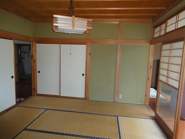 1階二間続きの和室です。
