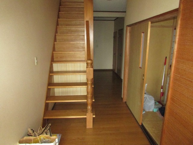 玄関ホール・階段
